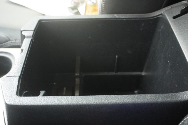 Used 2022  Toyota SR5 Premium image 36