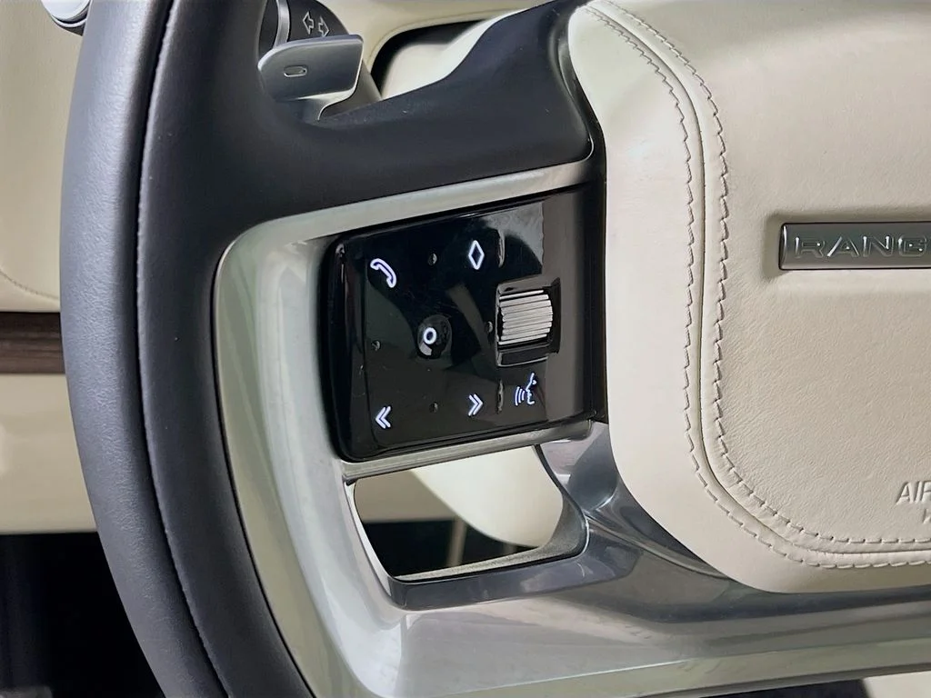Used 2023 Fuji White Land Rover SE image 10