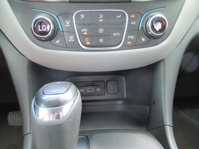 Used 2020 Red Chevrolet LT image 22