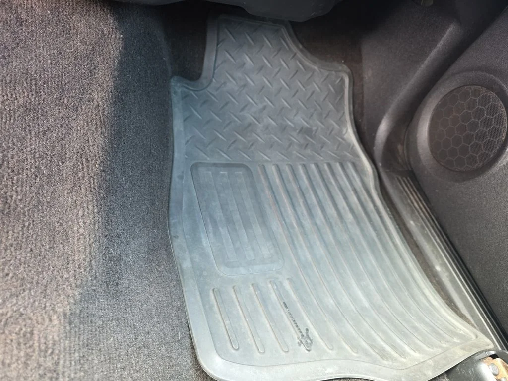 Used 2007 Silver Birch Metallic Chevrolet LT image 17