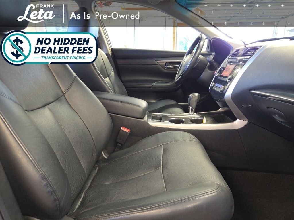 Used 2013 Pearl White Metallic Nissan  image 20