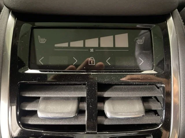 2025 Volvo XC90 Plus - Photo 34