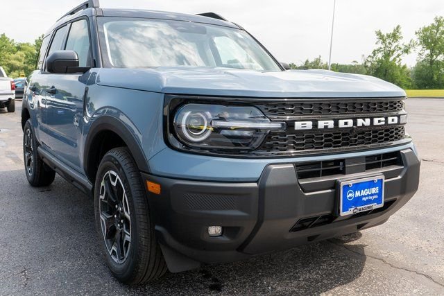 New 2026 Azure Gray Metallic Ford Outer Banks® image 4