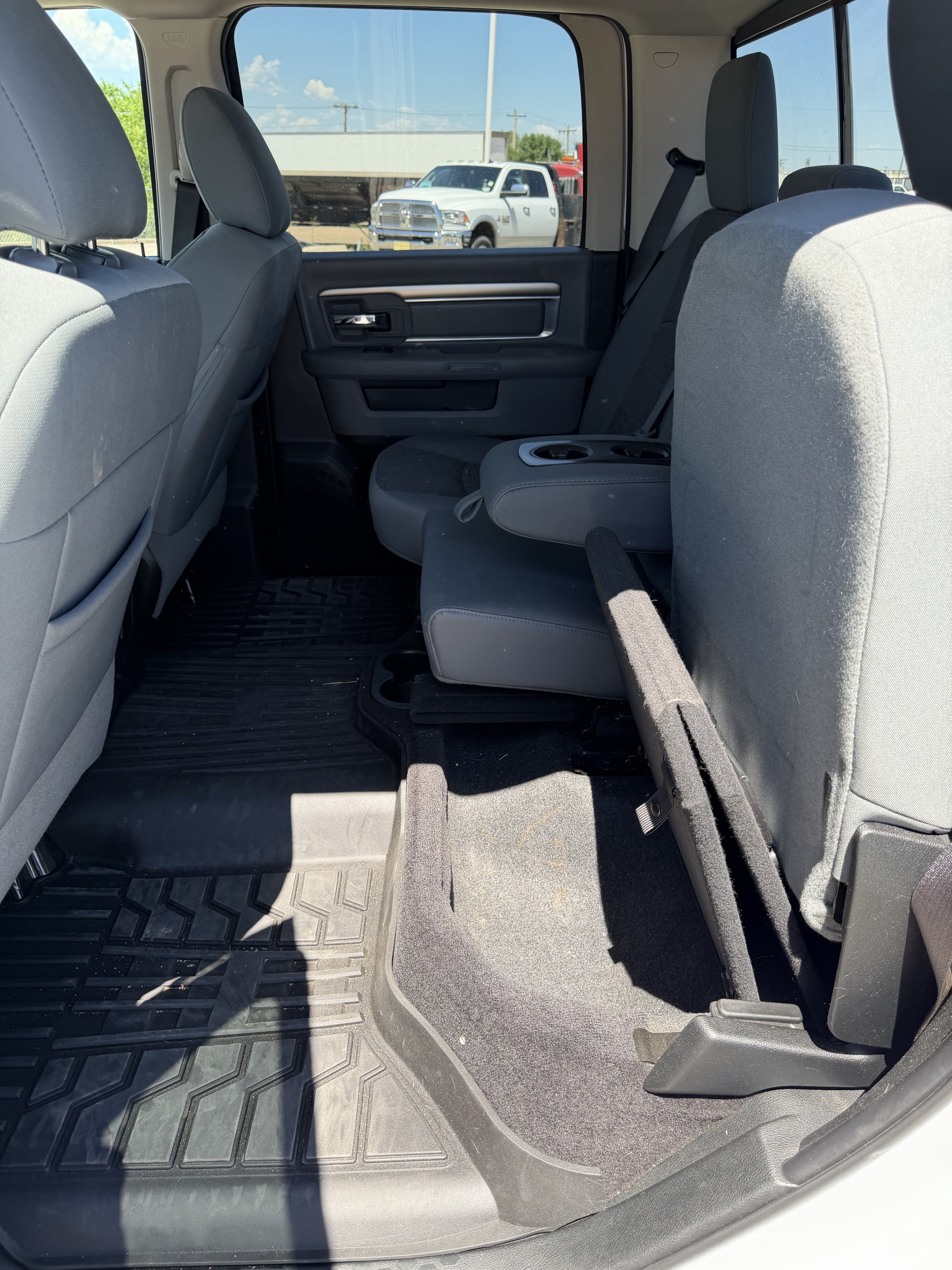 Used 2018 Bright White Clearcoat Ram Harvest image 27