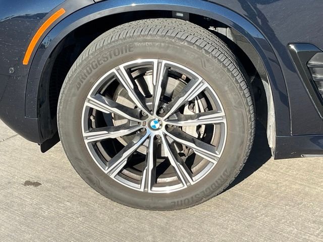 Used 2026 Black BMW xDrive40i image 5