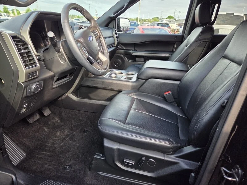 Used 2019 Black Metallic FORD XLT image 6