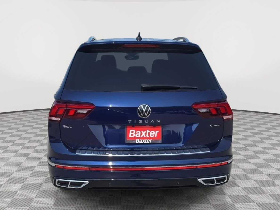 Used 2022  Volkswagen SEL R-Line image 6