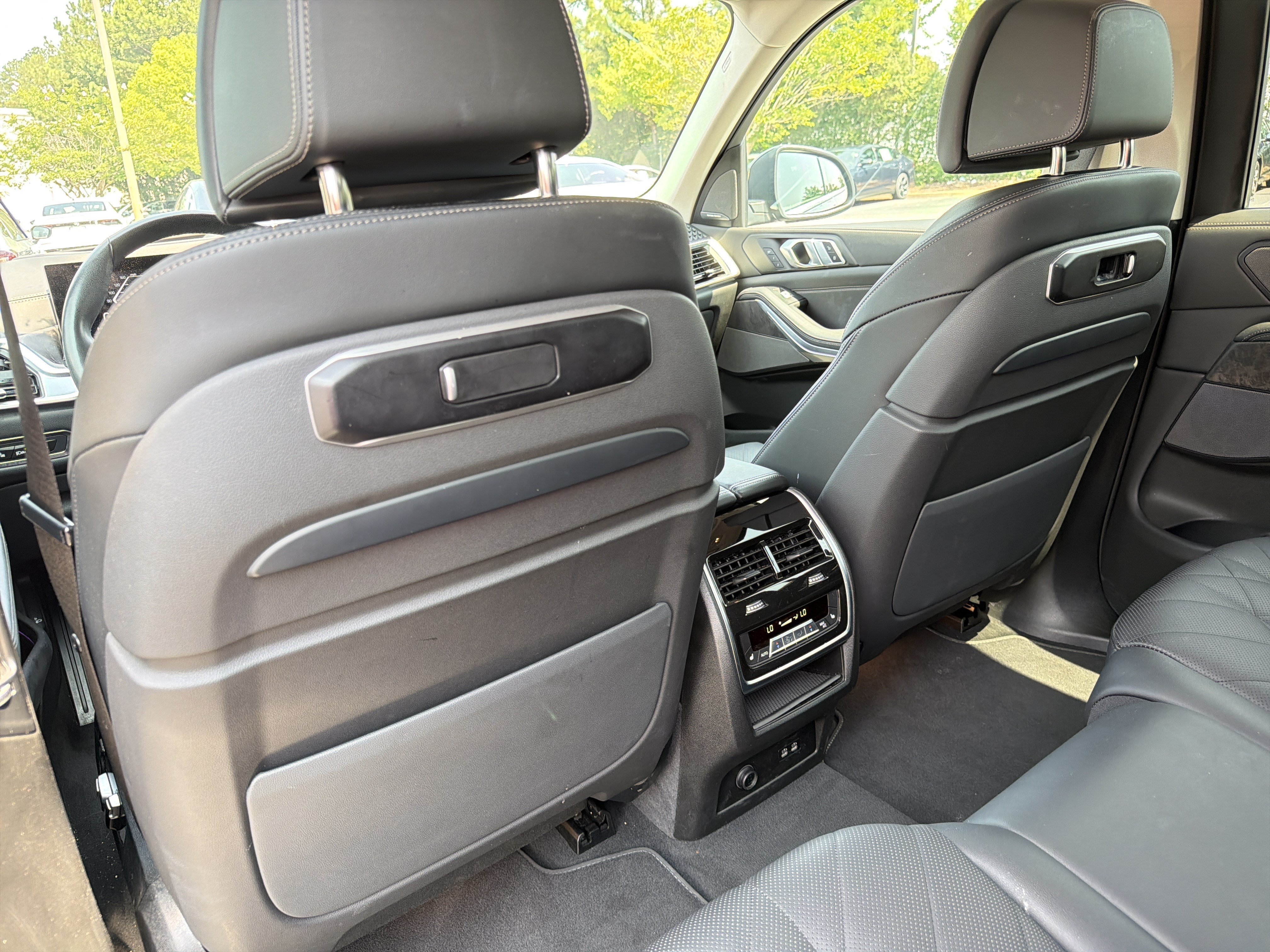 Used 2025 Black Sapphire Metallic BMW xDrive40i image 29
