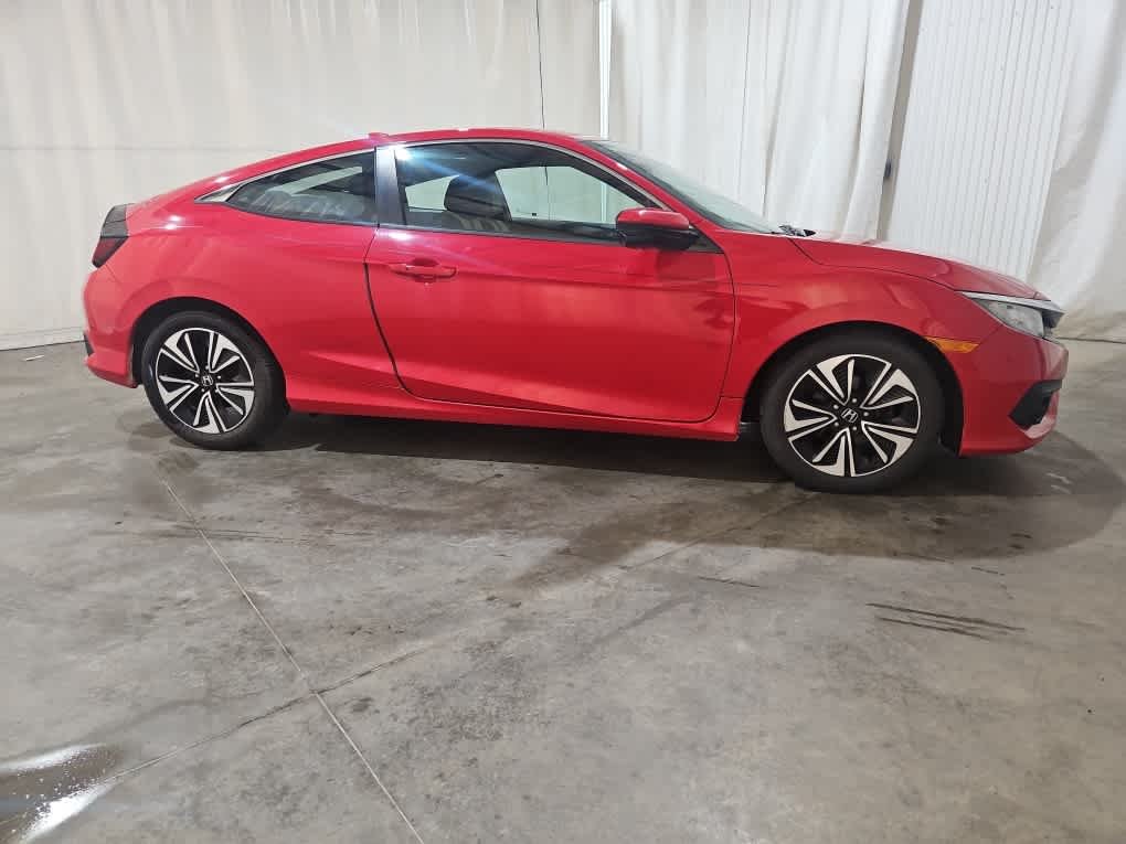 Used 2017 Rallye Red Honda EX-T image 4