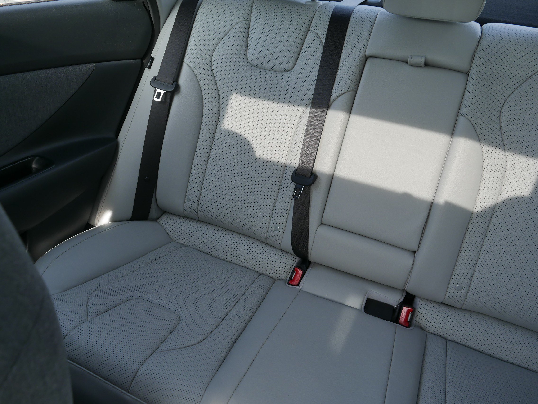 2026 Hyundai Elantra Limited - Photo 12