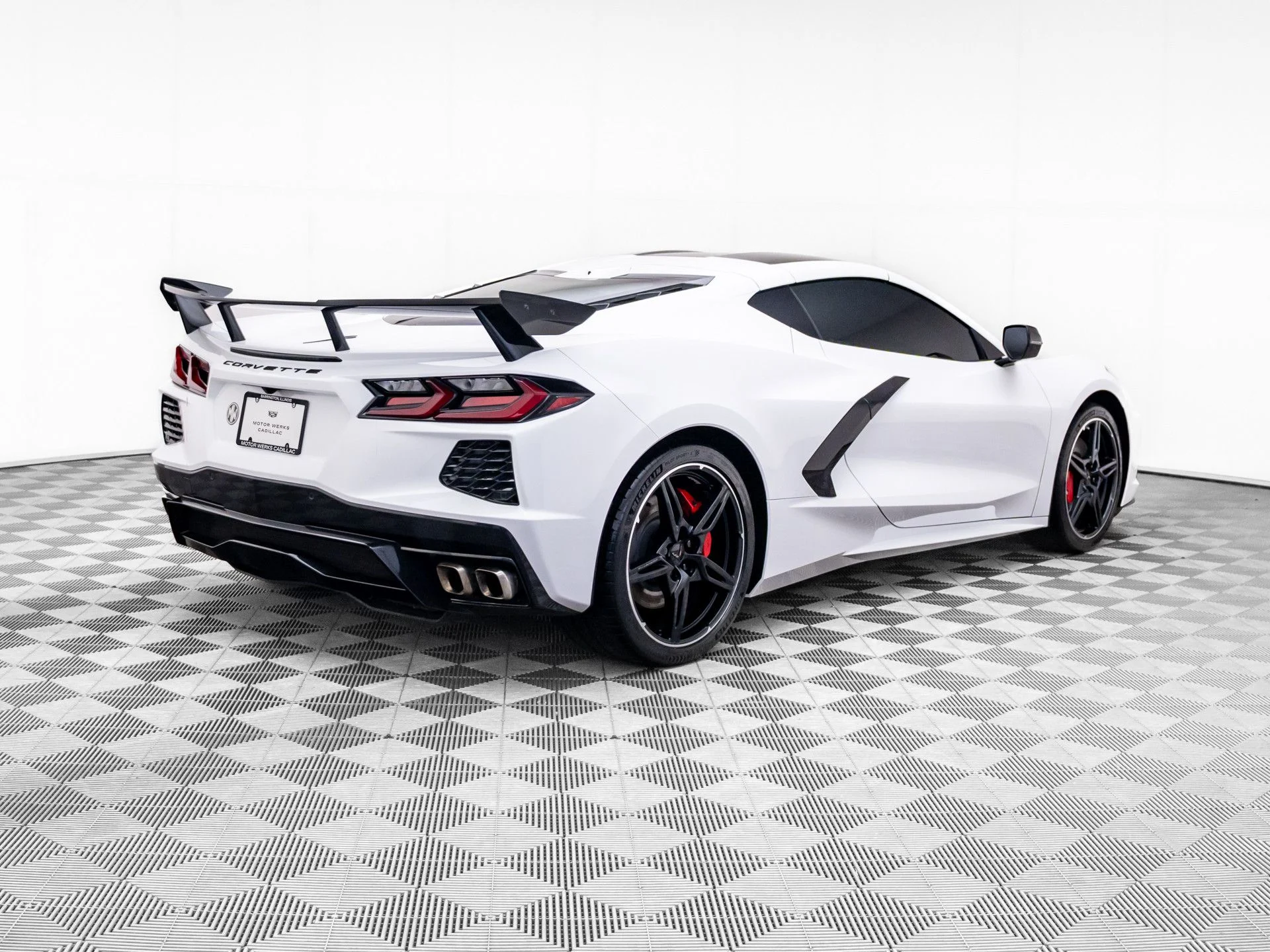 Used 2020 White Chevrolet Stingray image 5