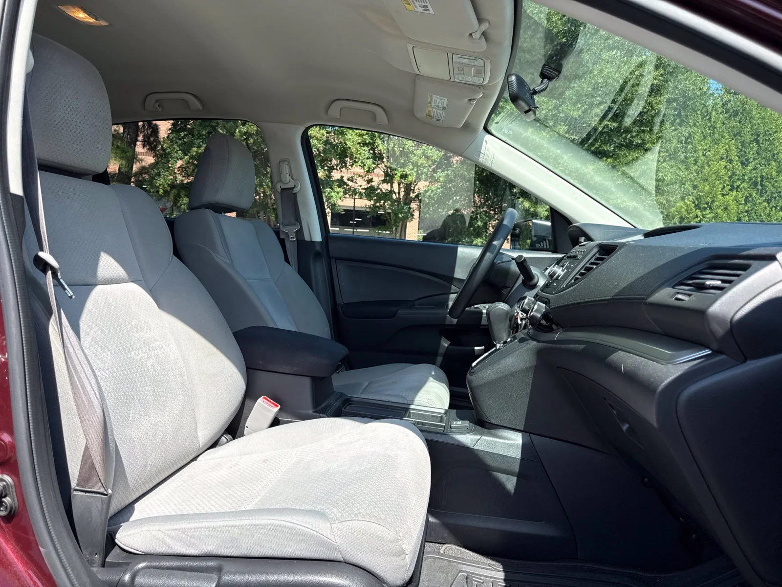 Used 2016  Honda SE image 27