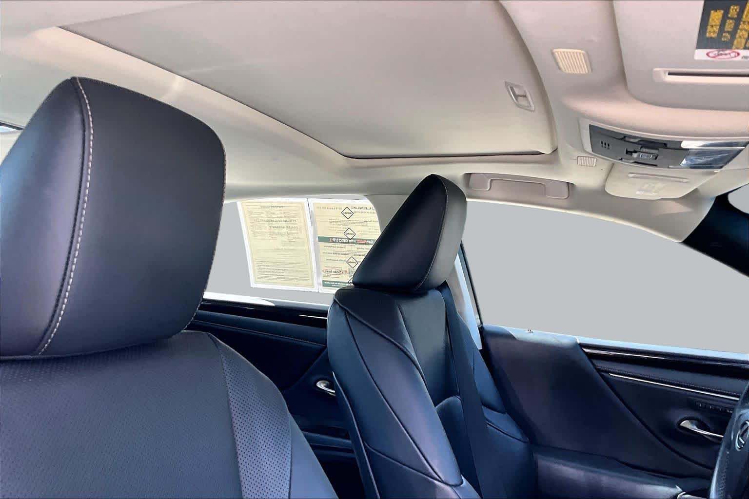 Used 2019 Silver Lining Metallic Lexus  image 14
