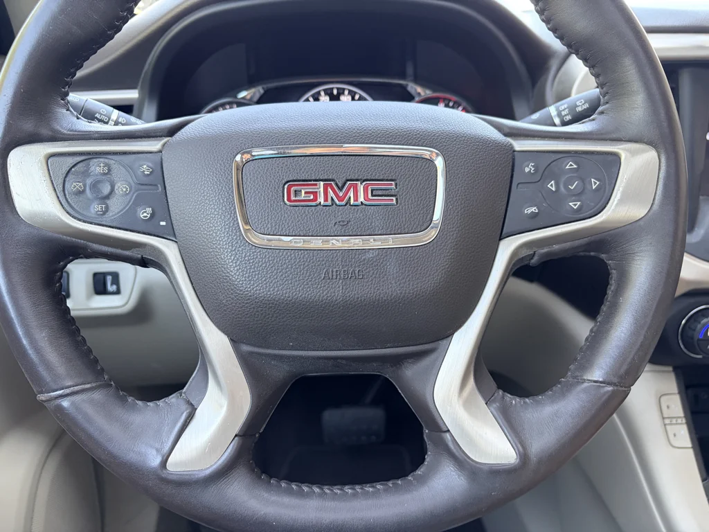 Used 2017 White Frost Tricoat GMC Denali image 15