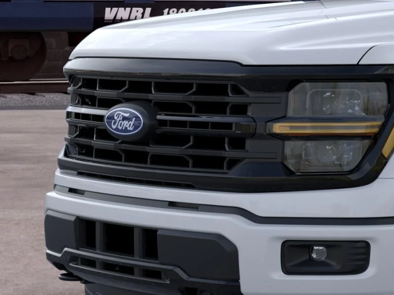 New 2026 Oxford White Ford XLT image 17