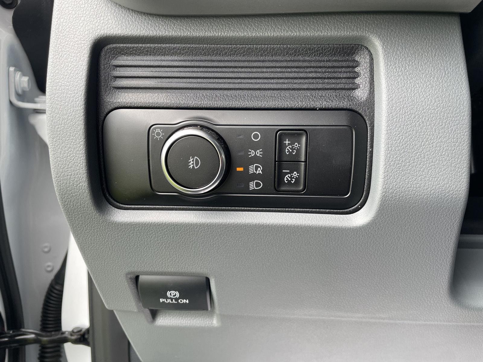 New 2026 Oxford White Ford F-450® XL image 15