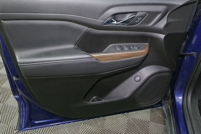 Used 2023 Blue GMC SLE image 35