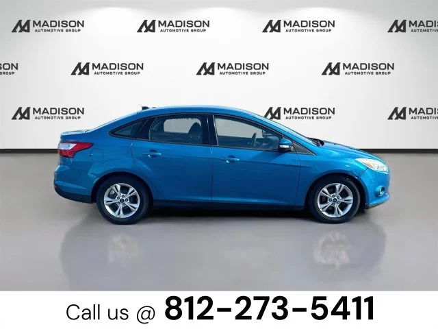 Used 2013 Blue Ford SE image 4