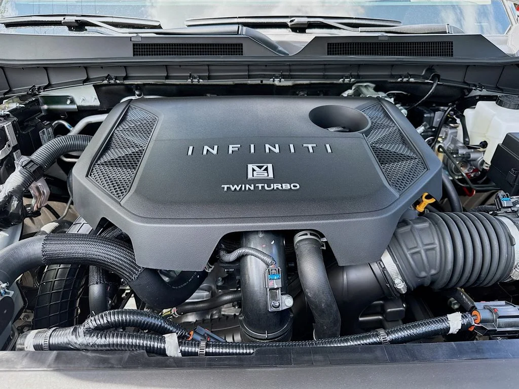 New 2026 RADIANT WHITE INFINITI Luxe 2WD image 33