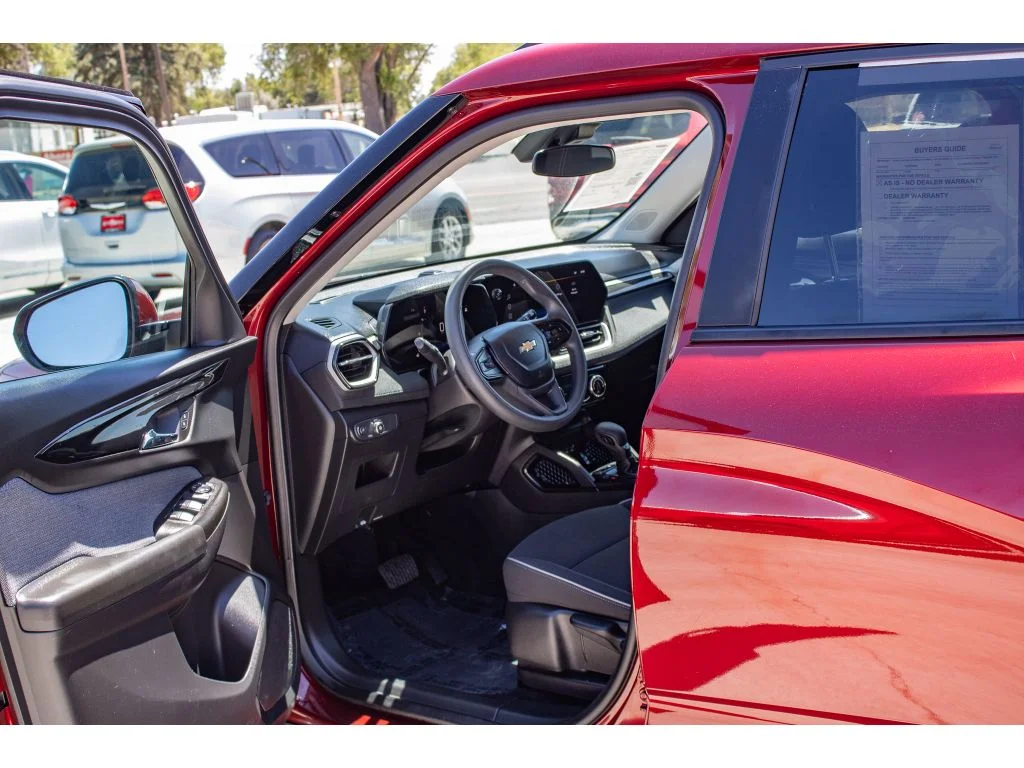 Used 2025 Crimson Metallic Chevrolet LT image 24