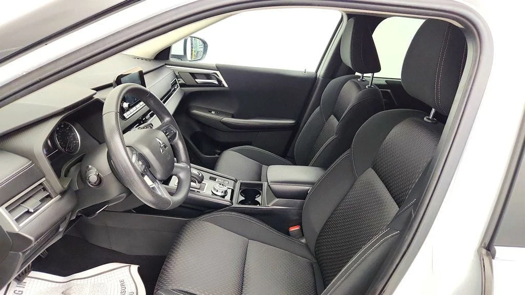 Used 2022 White Diamond Mitsubishi ES FWD image 18