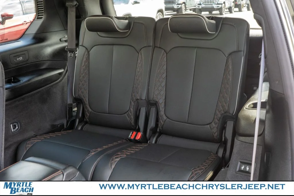 Certified Used 2021 Diamond Black Jeep Summit image 13