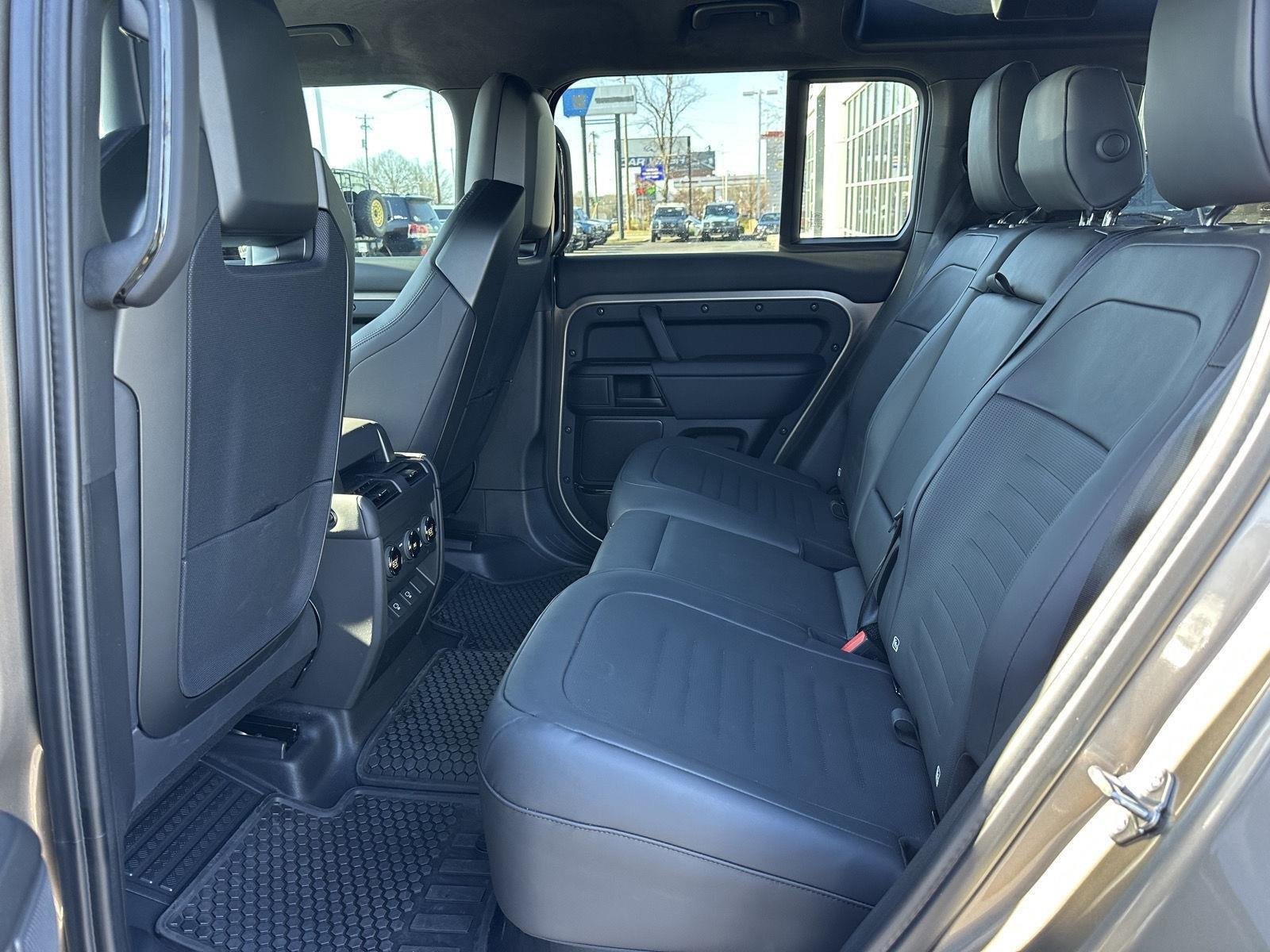 Used 2025 Petra Copper Premium Metallic Land Rover OCTA Edition One image 22