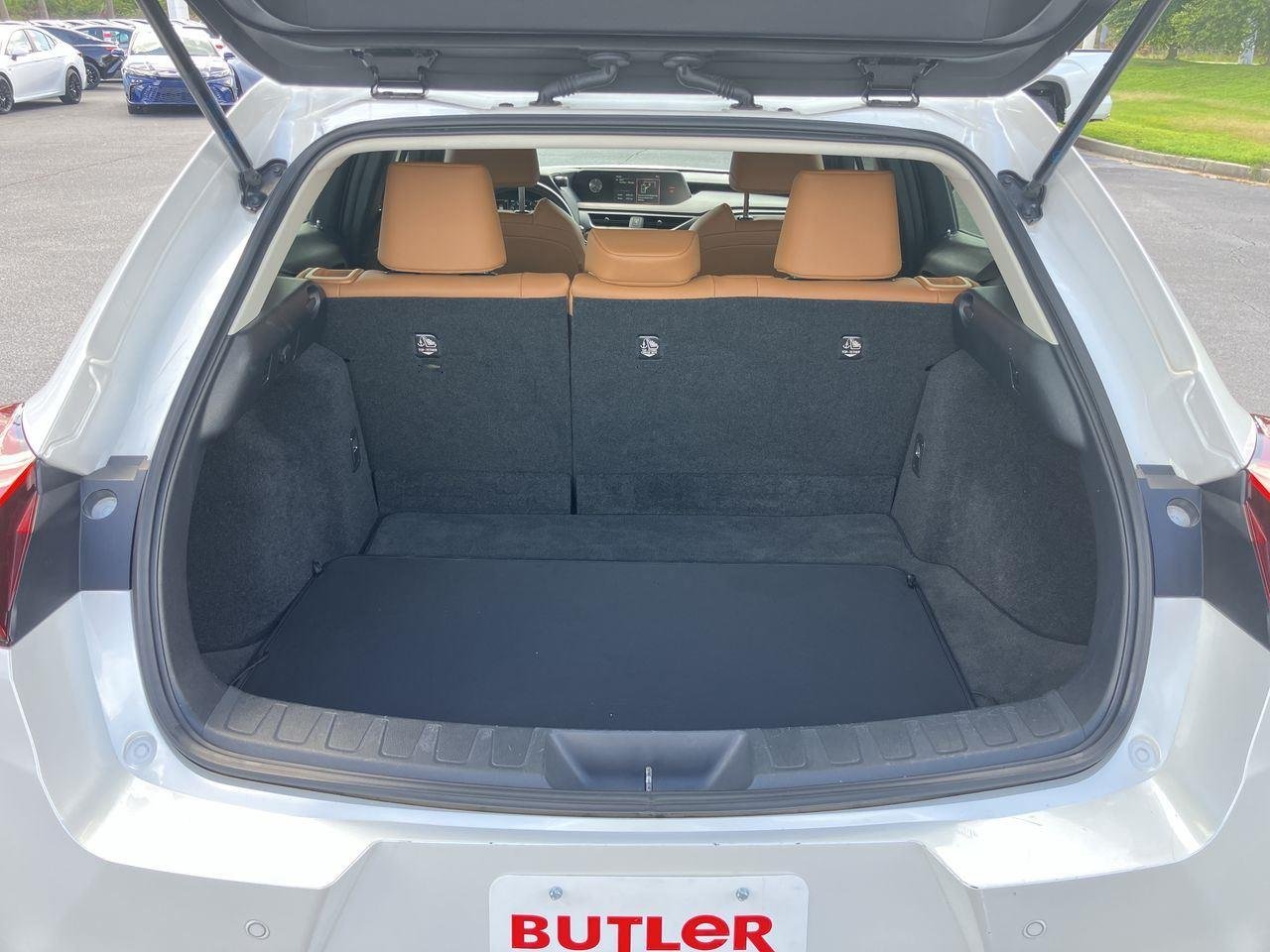 Used 2020 White (Eminent White Pearl) Lexus 200 image 27