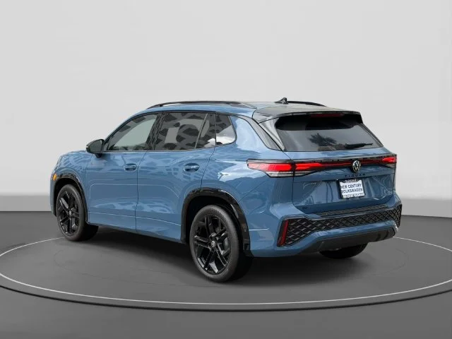2026 Volkswagen Tiguan photo 3