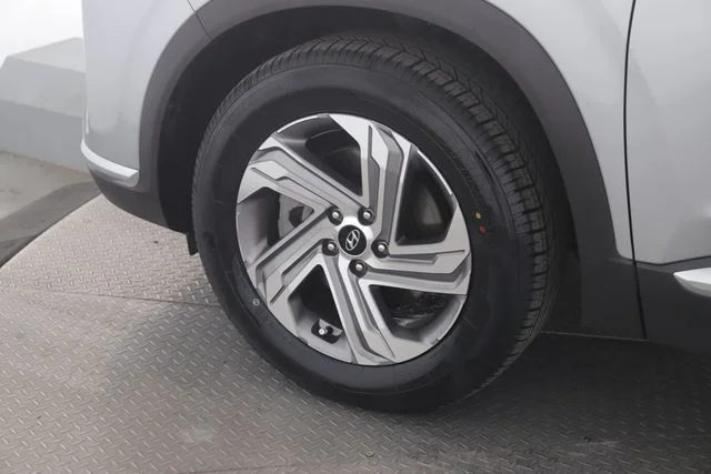 Used 2023 Silver Hyundai SEL image 13