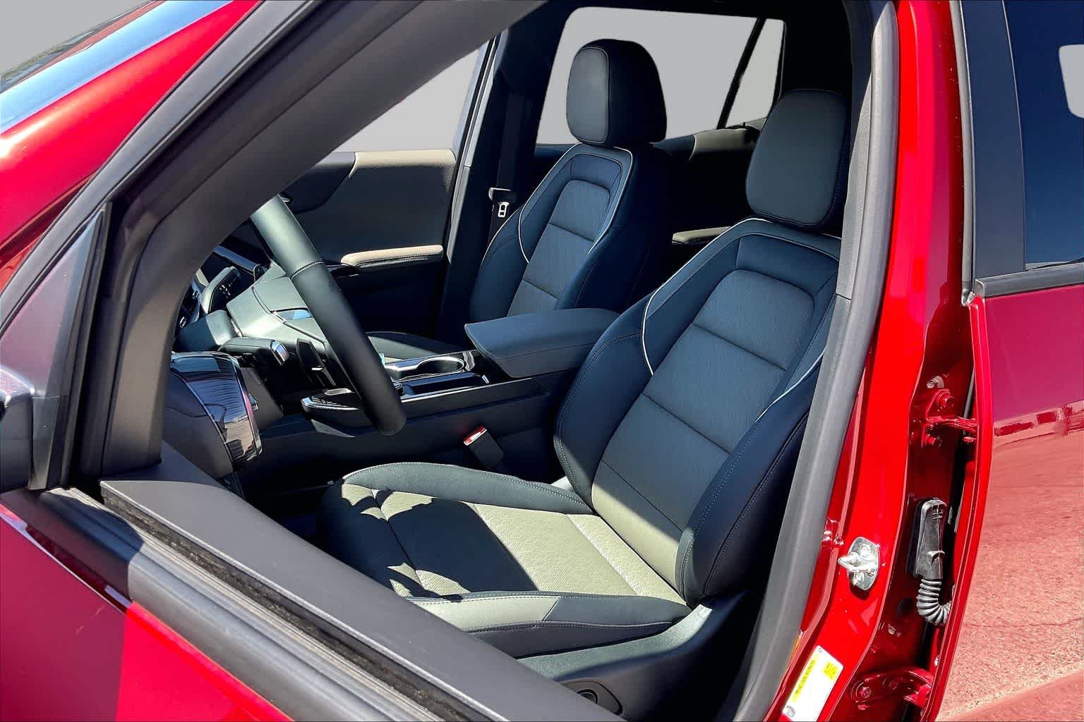 2026 Chevrolet Equinox LT - Photo 9