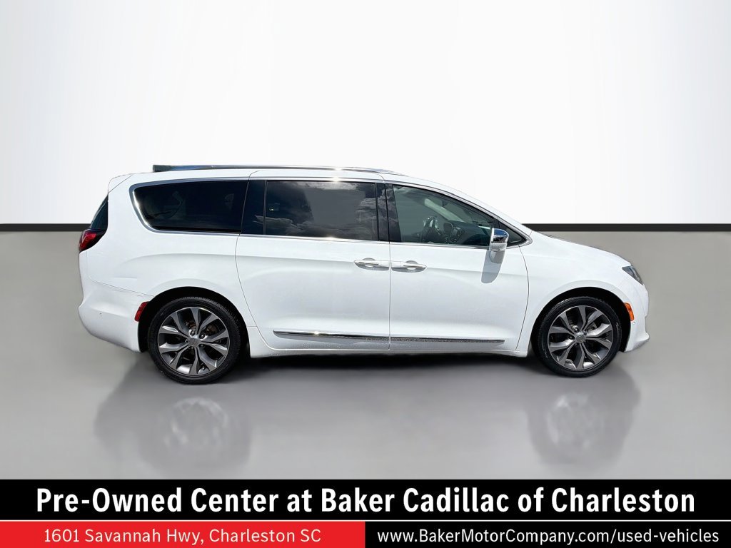 Used 2018 White Chrysler Limited image 4