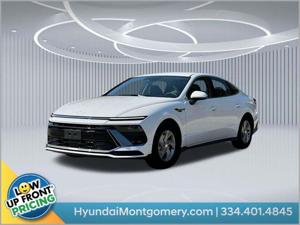 New 2025 White Hyundai SE image 20