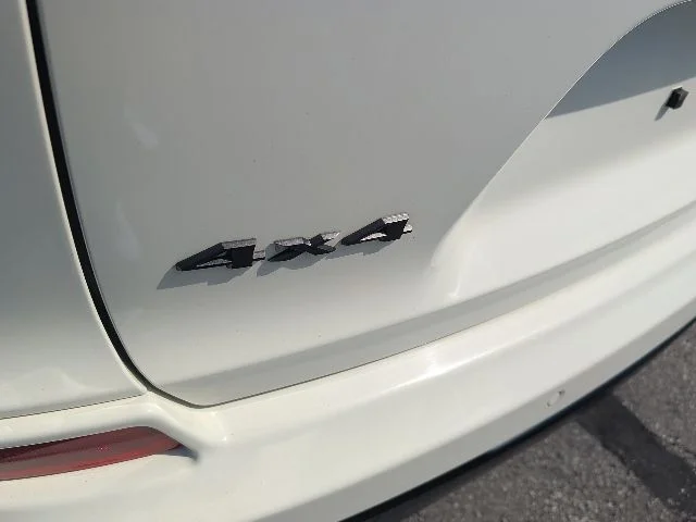 Used 2019 Pearl White Jeep Limited image 12