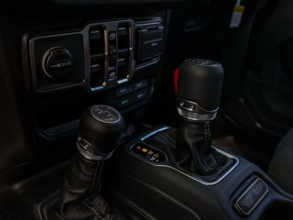 New 2026 Granite Crystal Metallic Clear-Coat Exterior Paint Jeep 85th Anniversary Edition image 30