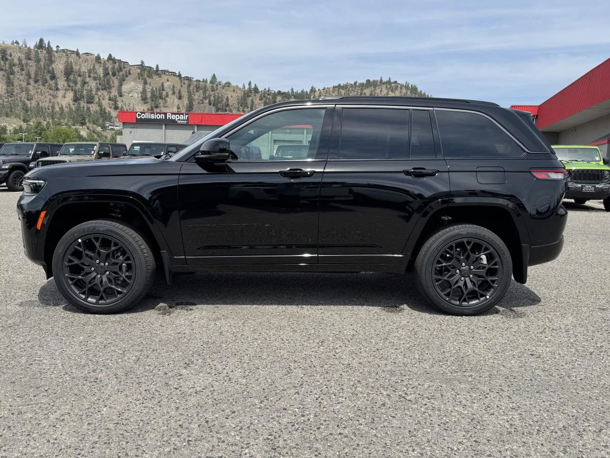New 2026 Black Jeep Summit image 9