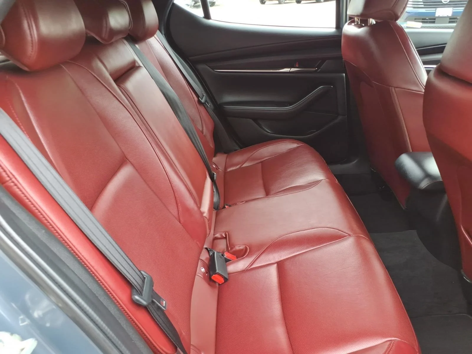 Used 2022 Polymetal Gray Metallic Mazda Carbon Edition image 21