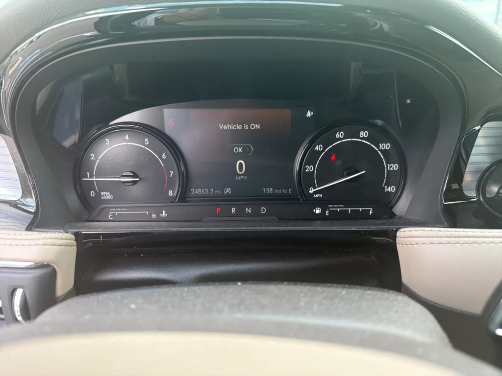 Used 2022 Ceramic Pearl Metallic Tri-Coat Lincoln Standard image 8