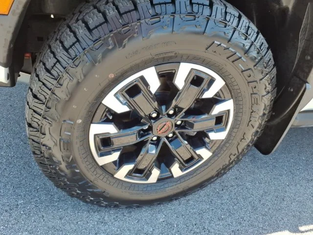 Used 2022 White Nissan PRO-4X image 6