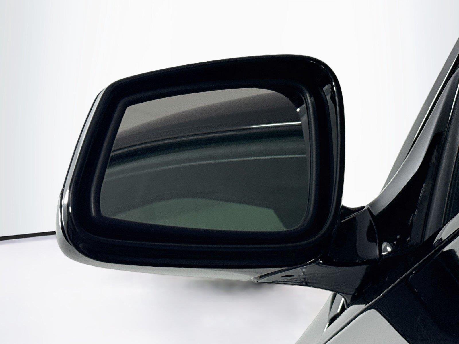Used 2015 Black Sapphire Metallic BMW 640i image 5