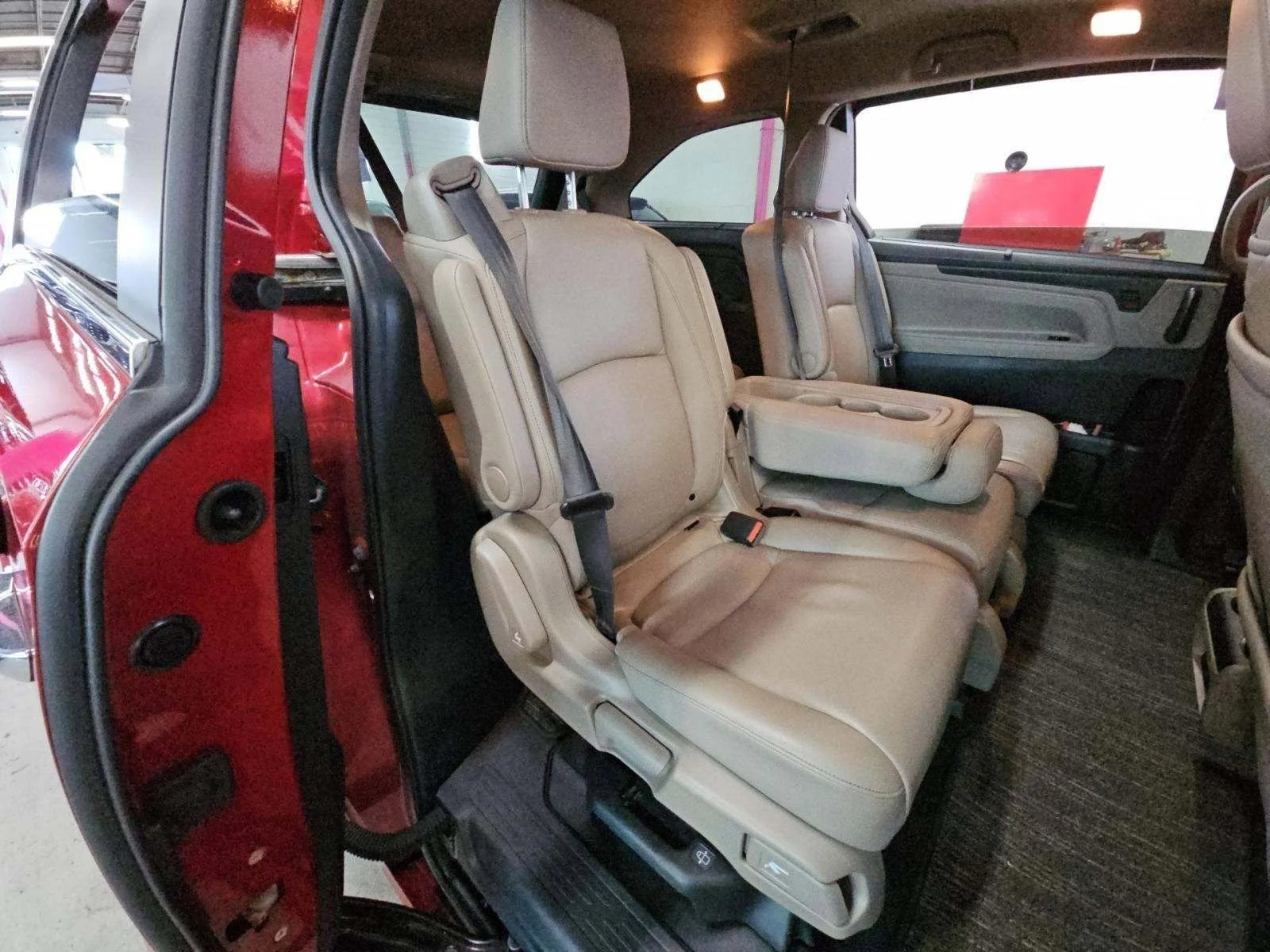 2024 Honda Odyssey Touring - Photo 12