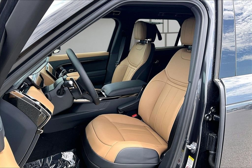 New 2026 Carpathian Grey LAND ROVER Dynamic SE image 9