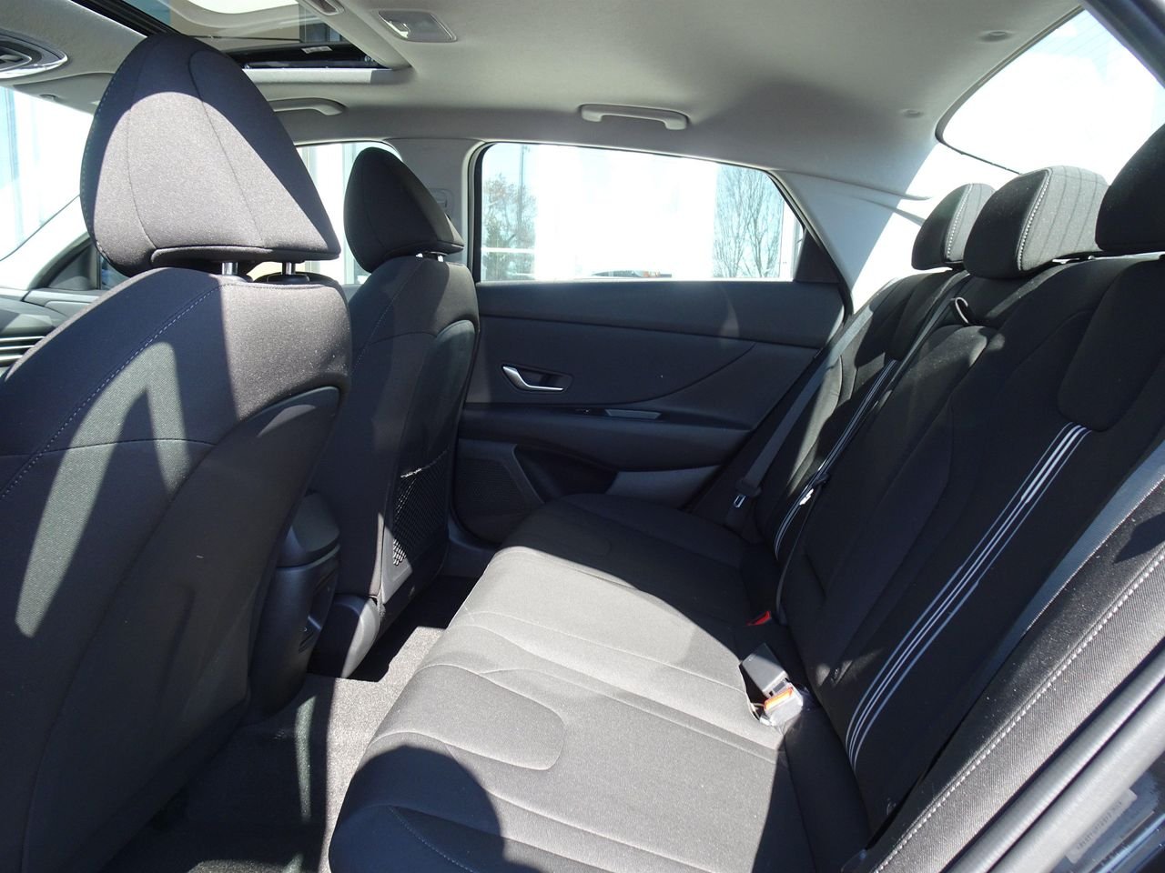 New 2025 Black Hyundai SEL Convenience image 11