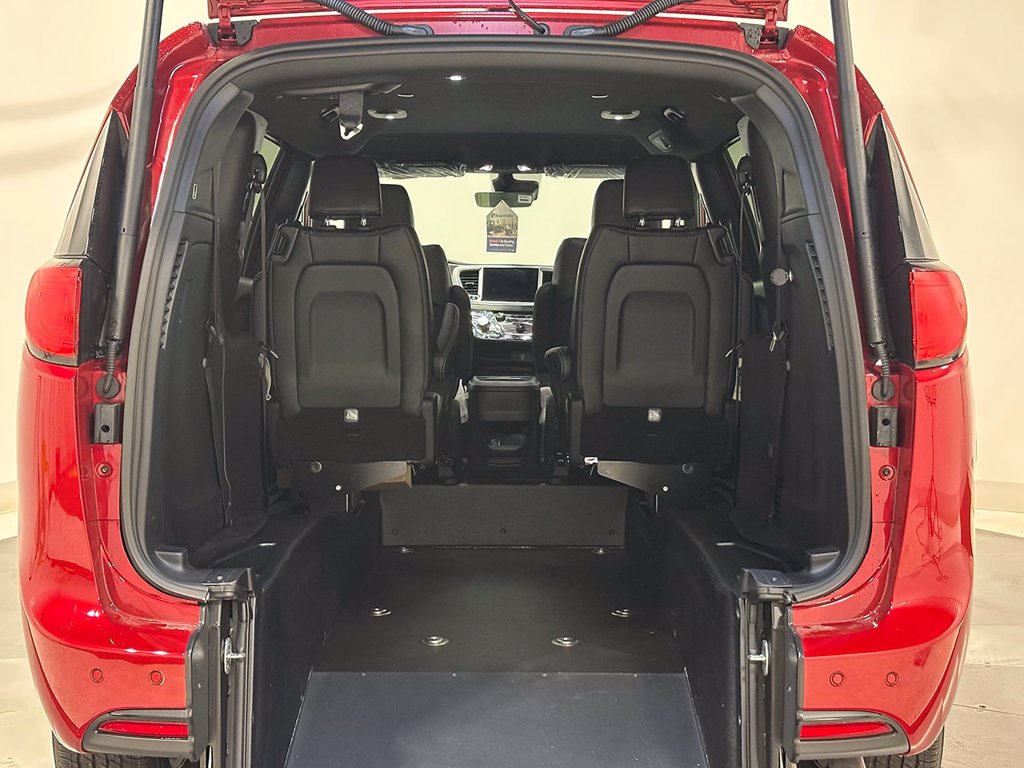 Used 2027 Red Chrysler Wheelchair Accessible-LX image 11