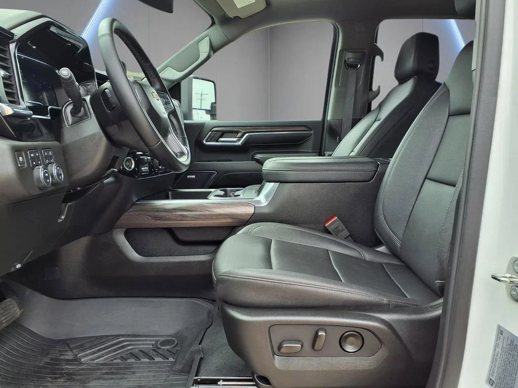 2024 Chevrolet Silverado 2500HD LTZ - Photo 12