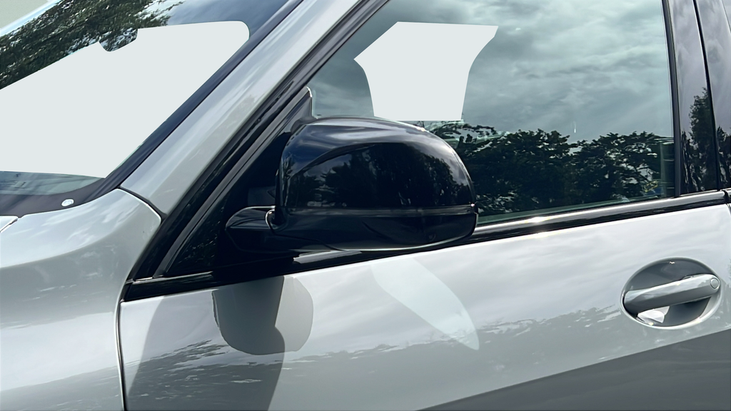New 2027 Brooklyn Grey Metallic BMW M60i image 28