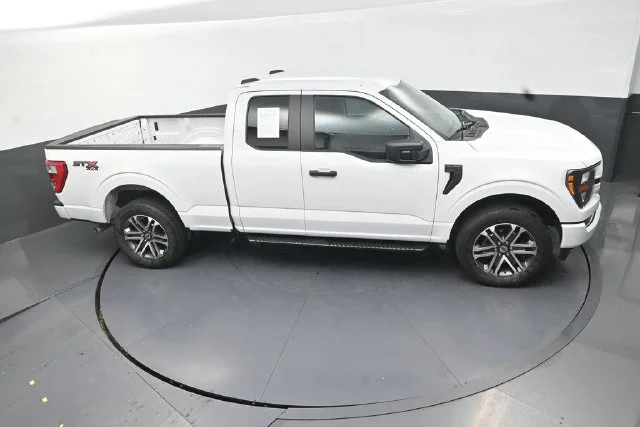 Used 2023 White Ford XL image 19