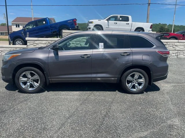 Used 2015 Predawn Gray Mica Toyota Limited Platinum V6 image 2