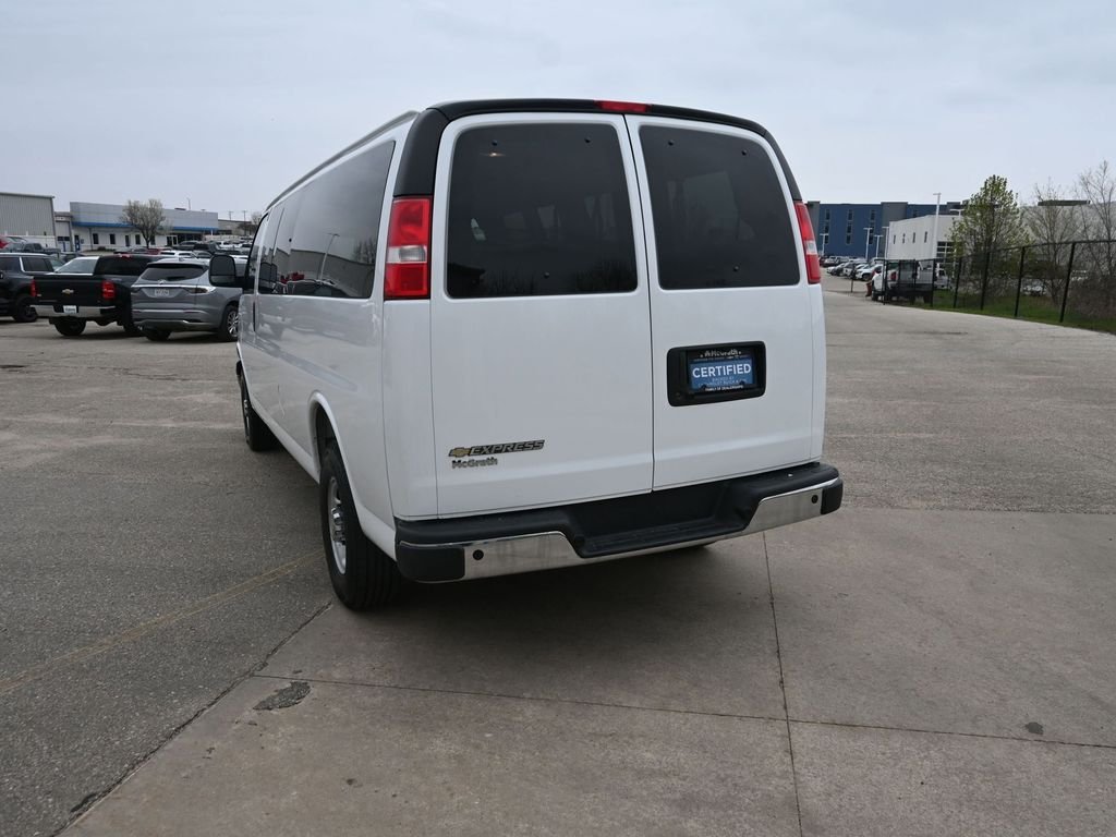 Used 2025 White Chevrolet LT image 9
