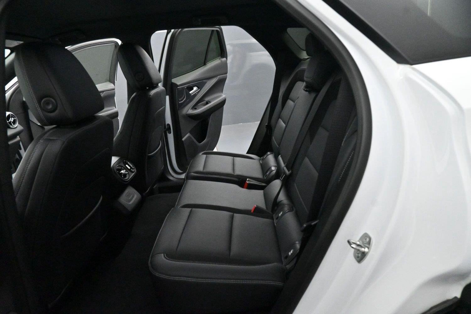 Used 2024 Summit White Chevrolet LT image 29